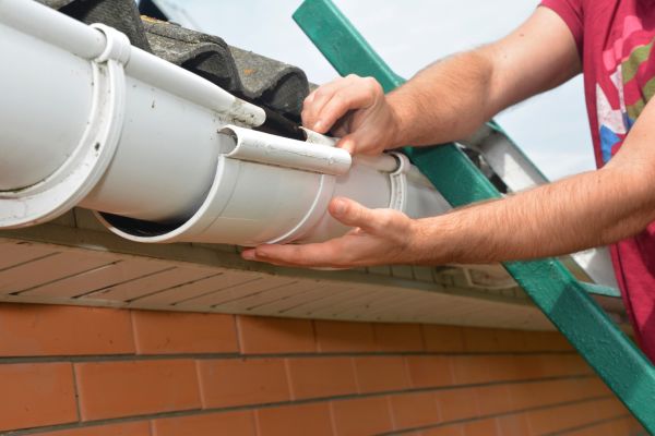 Professional Large Gutter Repair